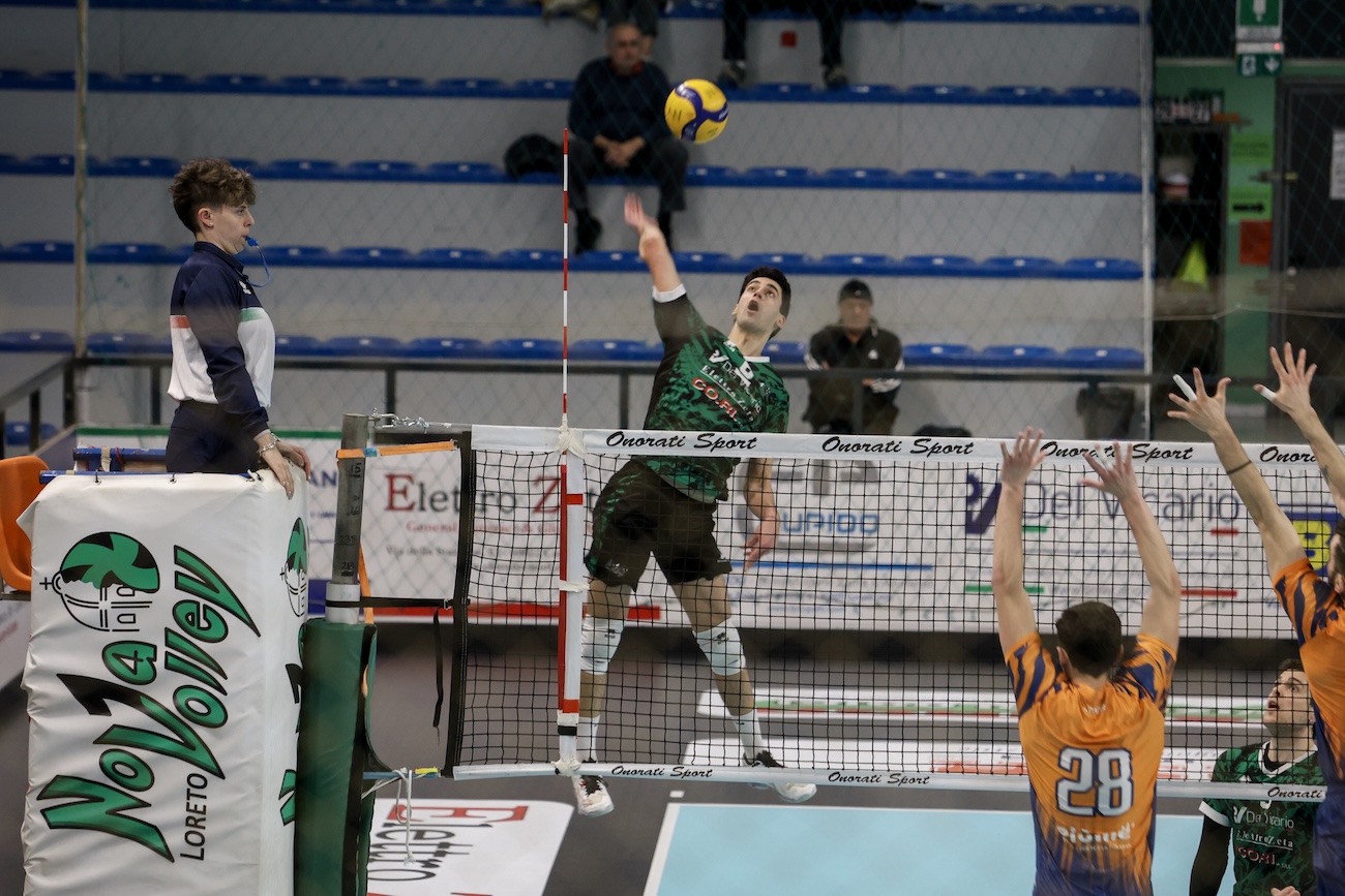 PALLAVOLO SERIE B - La Nova Volley Loreto esordisce sabato a Montorio al Vomano