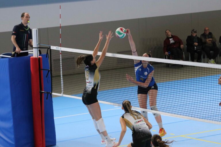 Volley Club B1 femminile, cuore Gruppo Angelini VCCesena ma vince Forlì al quinto set