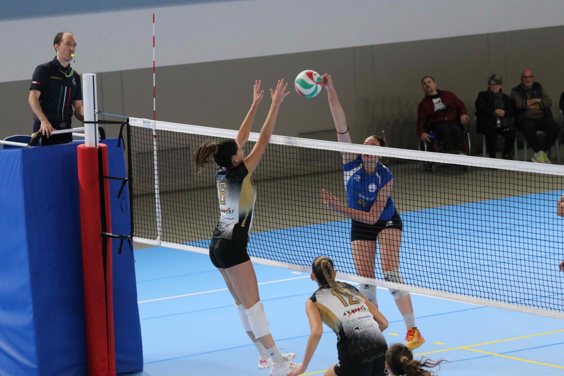 Volley Club B1 femminile, cuore Gruppo Angelini VCCesena ma vince Forlì al quinto set