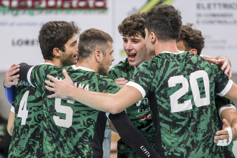 PALLAVOLO SERIE B - La Nova Volley supera anche San Marino e resta in vetta. Coach Iurisci: “Contenti della prestazione