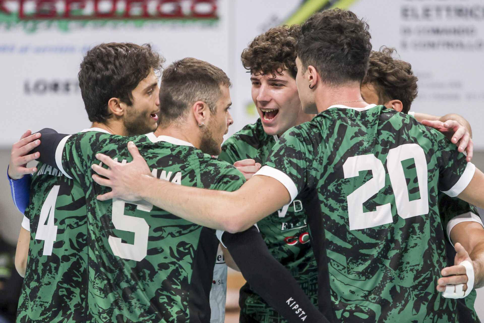 PALLAVOLO SERIE B - La Nova Volley supera anche San Marino e resta in vetta. Coach Iurisci: “Contenti della prestazione