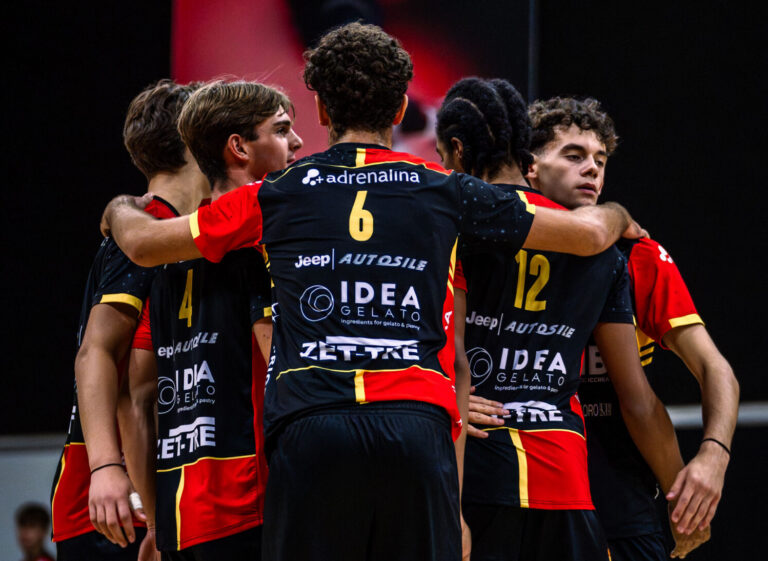 VOLLEY TREVISO - COMUNICATO: SERIE B: TREVISO MOSTRA BUONE COSE ALL'ESORDIO, MA CHIOGGIA È PIÙ CONCRETA NEI MOMENTI DECI